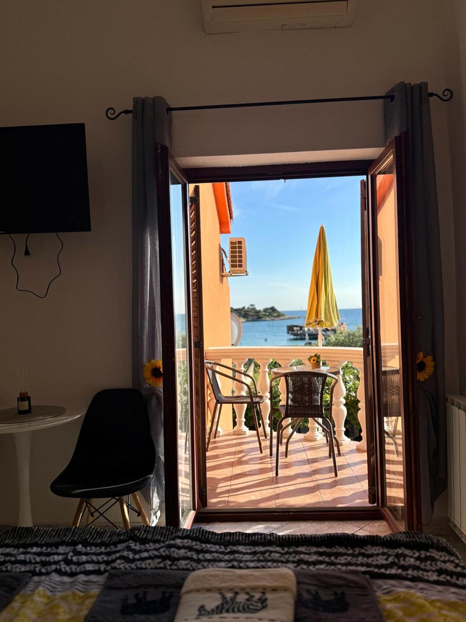 Sea 1- Small Guest house