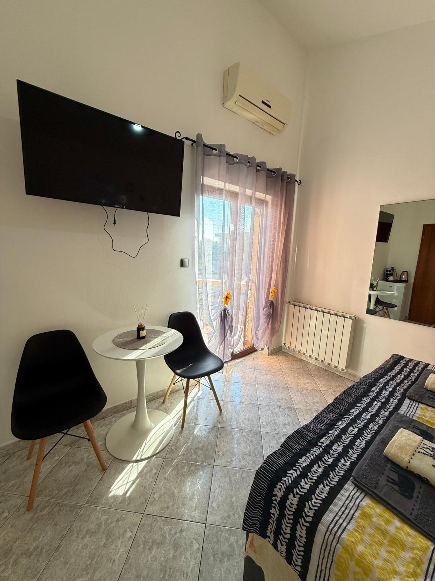 Sea 1- Small Guest house